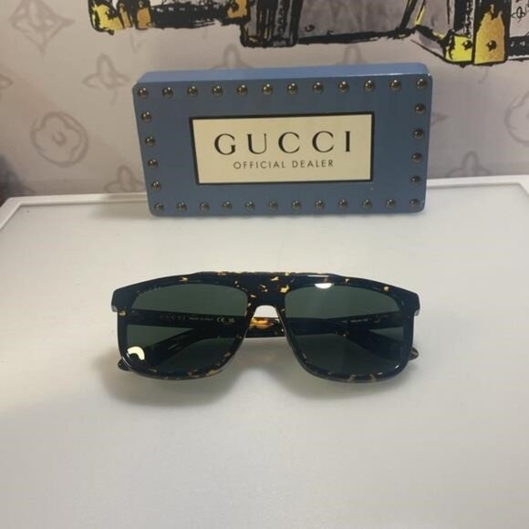New Gucci Green Square Men\'s Sunglasses  GG1039S 002 as seen on Rihanna main image 4